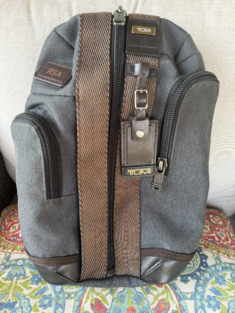 Tumi (Alpha Bravo Saratoga?) Sling Bag - Gorgeous!